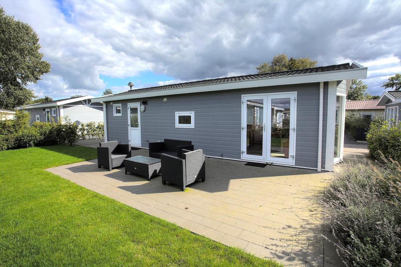 Europarcs Marina Strandbad Olburgen Rum bild